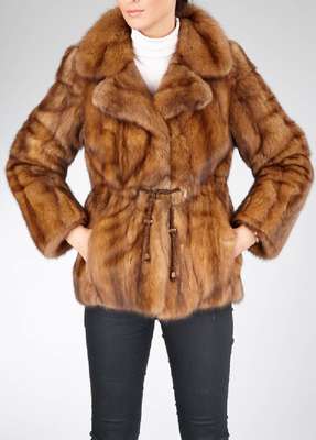 Kanadische Zobel-Jacke, Gr. ca. 38/40, Tunnelzug mit Kordel, braunes Innenfutter, 2 Einschubtaschen, Rückenl. ca. 70 cm