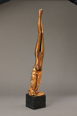 Bruno Bruni, geb. 1935 Gradara, La Caduta, Bronzeskulptur, signiert und nummeriert 22/150 cm, auf Sockel, H. ca. 65 cm, mit Sockel ca. 75 cm