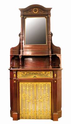 Kaminumbau, deutsch, um 1900, Mahagoni, klassizistisch geformt, Holzappliken, Rosetten teilvergoldet, Schmiedeeisen Verzierung floral im Jugenstil, ...