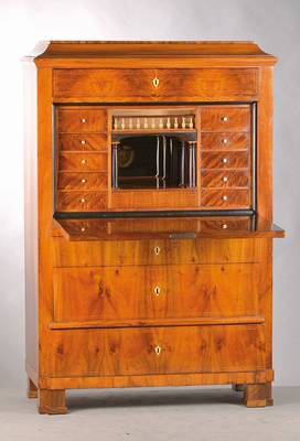 Standsekretär, deutsch, um 1850/60/70, Mahagonifurnier vierfach gespiegelt, vierschübig, Fadenintarsien, Innenleben 11-schübig, Würfelintarsien ...