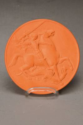 Arno Breker, 1900-1991, Relief, Der Heilige Georg, Terracotta mit Namenszug A.Breker, im Original Etui, D. ca. 13,5 cm