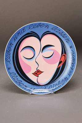 Victor Vasarely, 1906-1997, Künstler-Teller Nr. 13 in Originalverpackung, nummeriert 26/5000, mit dem Namenszug im Teller, D. ca. 26 cm