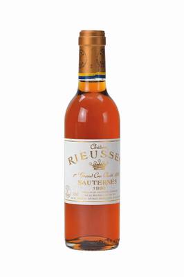 7 Flaschen 1990 Chateau Rieussex, Sauternes,Premier Grand Cru Classe, Domaines Barons de Rothschild, 6 Demiflaschen (je ca. 37,5 cl) und 1 normale ...