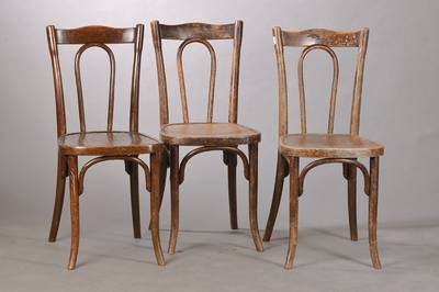 3er Satz Thonet-Stühle, Nr. 56, frühes 20.Jh., Bugholz, mit Thonet-Brandmarke, überholungsbedürftig, H. ca. 90 cm, Sh. ca. 48cm