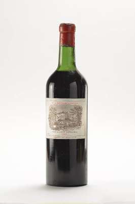 1 Flasche 1965 Chateau Lafite Rothschild, Pauillac, ca. 75 cl, orig. Kapsel mit Kronenprägung, upper mid shoulder, unverkostet, Etikett l. gebräunt ...