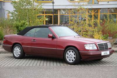 Mercedes-Benz E 220 Cabriolet W 124, EZ 04.1994, Laufleistung ca. 185.245 km, TÜV 01.2016, 110 kW/ 150 PS, 6 Zylinder, Automatikgetriebe, rot, ...