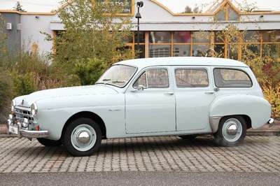 Renault Frégate Domaine Break, EZ 07.1958, Laufleistung 58.919 km abgelesen, H-Zulassung, 67 kW/ 91 PS, 4-Zylinder, Halbautomatik, hellblau, ...