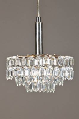 Kronleuchter, Wien, Bakalowits, um 1960, Metall, versilbert, guter Zustand, eine Brennstelle, H. ca. 58 cm, D. ca. 32 cm Funktion nicht geprüft,