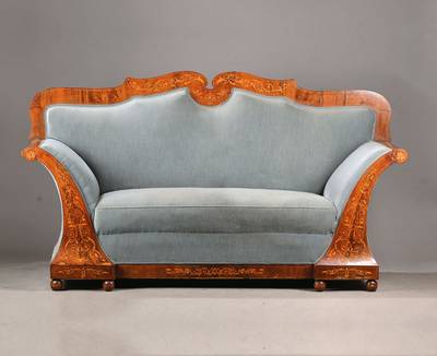 Biedermeier-Sitzgarnitur sog. Ameublement aus einem Sofa und 5 Stühlen, wohl Österreich, um 1835/40, Mahagoni- bzw. Pyramidenmahagonifurnier auf ...