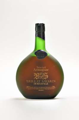 1 Flasche 1963 Tres Vieil Armagnac Brillat Savarin, Hors D'Age, ca. 70 cl, upper mid shoulder, unverkostet, in original Holzkiste, selten im ...