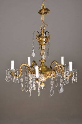 Prunkvolle Deckenlampe, Louis-XV-Stil, Bronze in schwerer Qualität, mit gewachsener Patinierung, verziert mit u.a. halbplastischen Maskaronen, 5 ...