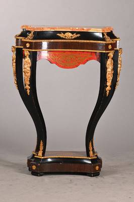 Konsole, wohl Frankreich, um 1870/80, Napoleon-III, Weichholz schwarz gefaßt u. mit Palisanderholz furniert, Schildpattimitat mit arabesken ...