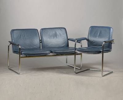 Sitzgarnitur, Dreipunkt Art-Collection, Ende 20.Jh., bestehend aus einem 2-Sitzer-Sofa und 2 unterschiedlichen Armlehnsessel, Stohlrohrgestell mit ...