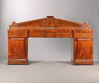 Anrichte/Schreibtisch, Norddeutschland, um 1900/10, Starker englischer u. dänischer Einfluss, Mahagoni- bzw. Pyramidenmahagonifurnier, z.T. auf ...
