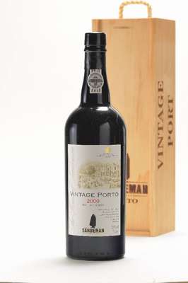 4 Flaschen 2000 Sandeman Vintage Port, Produced and bottled by Sandeman & CA. S.A., bottled in 2002, je ca. 75 cl, 20% Vol., jeweils in ...