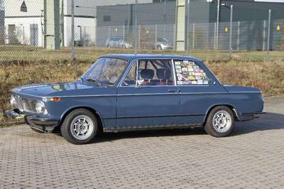BMW 1602 Competizione, EZ 10.1972, Laufleistung ca. 2.337 km abgelesen, H- zulassungsfähig, 80 kW/ 109 PS, 4-Zylinder, 4 -Gang Schaltgetriebe, blau, ...