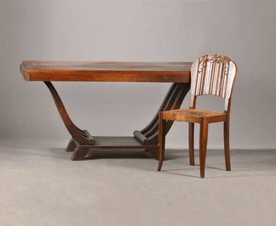 Art-Deco-Sitzgarnitur, wohl Frankreich, um 1920/30, Eiche massiv, Auszugstisch mit 6 Stühlen, Tisch an beiden Enden ausziehbar, ohne Einlegebretter, ...