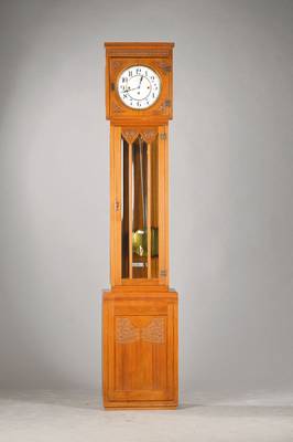 Standuhr, Jugendstil, mit sog. Wiener Schlag, signiert: Ignatz Turban W(iene)r Neustadt, um 1910/20, zweiteiliges Mahagonigehäuse mit floralen ...