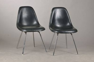 6 Sidechairs Fiberglas Group, Eames, Entwurf 1948, Fiberglasschale mit leichter Polsterung, H-Base-Gestell, auf der Unterseite mit ...