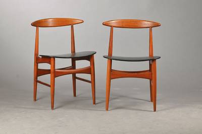 4er Satz Teakholzstühle, dänisches Mid-Century-Design, um 1960/65, Teakholz massiv, Sitzfläche als Holzschale mit Lederbespannung,stiltypisch ...