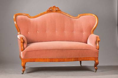 Sofa u. Bergeré, südwestddeutsch, um 1850/60, Kirschbaum massiv u. furniert, Sofa 3-fach geschwungen u. doppelt verkröpft, Handläufe ...