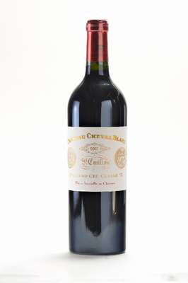 6 Flaschen 2007 Cheval Blanc, St. Emilion, Grand Cru Classe, je ca. 75 cl, je ca. into neck, unverkostet, in der Originalholzkiste, alle in ...