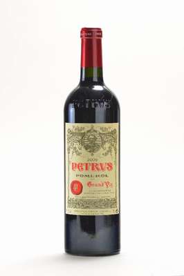 1 Flasche 2009 Chateau Petrus, Pauillac, unverkostet, ca. 75 cl, ca. into neck, 14,5% Vol., in der Originalholzkiste, ausgezeichneter ...