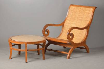 Ensemble Kolonialmöbel, England, um 1910-30,Teakholz massiv, bestehend aus 2 Sesseln u. einem Tischchen, nach dem englischen Vorbild der ...