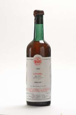 1 Flasche 1945 Massandra Livadia Red Port, Cabernet-Sauvignon, 20% Vol., ca. 75 cl, ca. upper mid-top shoulder, produced in the USSR at Massandra ...
