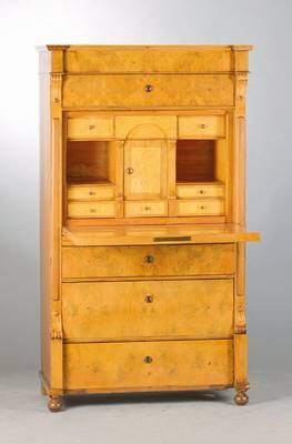 Standsekretär, deutsch, um 1880/90, Gründerzeit, Nussbaum- bzw. Wurzelnussfurnier z.T. auf Kreuzfuge verlegt auf Weichholzkorpus, Kopfschub, ...