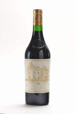 1 Flasche 1992 Chateau Haut Brion, Pessac-Leognan, Premier Grand Cru Classe en 1855, 12,5% Vol., ca. 75 cl, Abstand zwischen Kapsel und Wein: ca. 1,9 ...