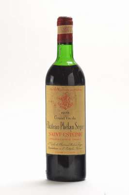 1 Flasche 1978 Chateau Phelan Segur, Saint Estephe, ca. 75 cl, upper mid shoulder, unverkostet, Etikett mit Wasserfleck, l. gebräunt
