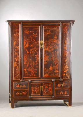 Schrank mit Chinoiserie, Stollenfuß, um 1860/ 70, Weichholz und Hartholz, auf Rahmen gearbeitet, feine Schnitzerei, Front 4-türig, ...