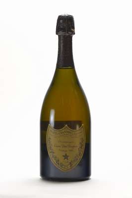 1 Flasche 1988 Moet et Chandon Dom Perignon Vintage Champagner, Cuvee, ca. 12,5 % Vol., ca. 75 cl, Abstand zwischen Flaschenboden und Wein: ca. 1,5 ...