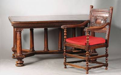 Große Sitzgarnitur im Renaissance-Stil, bestehend aus 11 Stühlen, 2 Armlehnstühlen undeinem Ausziehtisch, 1890-1920, Nussbaum massiv, Tisch mit ...