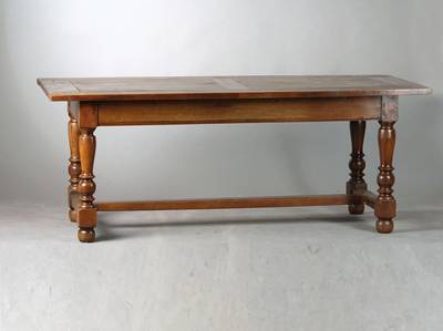 Bauerntisch, nach dem Vorbild der alten Refektoriumstische, um 1880-1900, Eiche massiv, 4 gedrechselte Balusterbeine mit gerieftem H-Steg, Platte auf ...