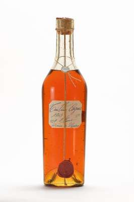 1 Demi-Flasche 1943 Domaine de Lasdoux Tres Vieux Cognac, ca. 0,35 L, ca. 45 % Vol., Abstand zwischen Korken und Cognac: ca. 5 cm, unverkostet, sehr ...