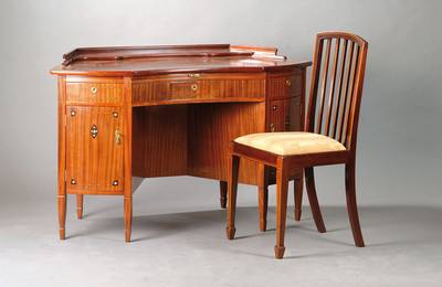 Damenschreibtisch mit Stuhl, Frankreich, um 1900, Korpus verspiegelt verlegt, Rosenholz und Pflaume, Türen mit Bandintarsien bzw. Pflaumen- und ...