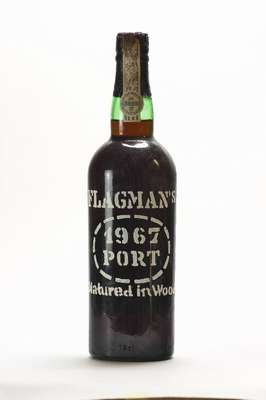 1 Flasche 1967 Flagman Port, 1991 in die Flasche abgefüllt, ca. into neck, ca. 75 cl, 20% Vol., Bottled and shipped by Barros, Almeida & CA. Vinhos ...