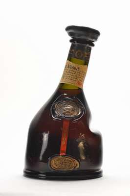 1 Flasche Saint-Vivant-Grand Armagnac VSOP (Very Superior Old Pale), Distributeur Besseet Paret, Exposition Universelle 1937, ca. 150cl, 40% Vol., ...