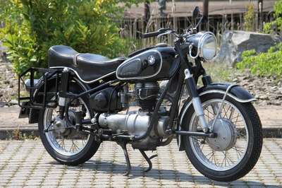 BMW R 26, EZ 05.1956, Laufleistung ca. 237 km abgelesen, 11 kW/ 15 PS, 1 Zylinder, Schaltgetriebe, schwarz, Seitenständer, Hauptständer, ...