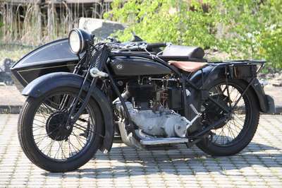 NSU 501 T mit Beiwagen, EZ 07.1928, Laufleistung unbekannt, 8 kW/ 11 PS, 1- Zylinder, Schaltgetriebe, schwarz, Gepäckträger, Persenning für ...