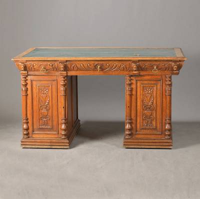Herrenschreibtisch, deutsch, um 1880/90, Eiche massiv, Gründerzeit, auf Rahmen gearbeitet, von beiden Seiten zu benutzen, Je Seite 3 Schubladen ...