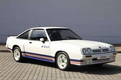 Opel Manta i200, EZ 01.1984, Laufleistung ca. 23.623 km abgelesen, H-zulassungsfähig, 92 kW/125 PS, 4-Zylinder, 5-Gang Schaltgetriebe, weiß, ...