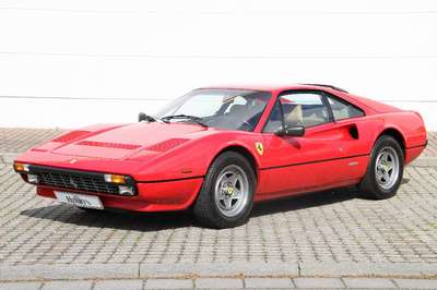 Ferrari 308 GTB Quattrovalvole, Fahrgestellnummer ZFFLA12B00004 EZ 07.1983, Laufleistung 45.800 km, HU 05.2018, H-Zulassung, 173 kW/ 235 PS, 8- ...