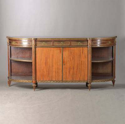 Sideboard, Deutsch, um 1900/10, nach französischem Vorbild von 1870/80, Korpus Eiche, Mahagoniefurnier, z. T. gespiegelt verlegt, Halbsäulen 4-fach ...