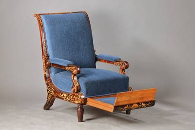 Armlehnsessel, wohl Niederlande, um 1850, Palisander mit Ahorneinlagen im typisch holländischen Marketerie-Stil, spätbiedermeierliche Form, leicht ...