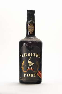 entfällt 1 Flasche 1932 A. A. Ferreira Succrs Quinta doRodo Rare and Rich old Tawny Port, produced and bottled in Portugal, ca. 75 cl, ca. 20 % ...