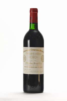 6 Flaschen 1985 Chateau Cheval Blanc, Saint-Emilion, Premier Grand Cru, je ca. 75 cl, je ca. top shoulder, unverkostet, in der 6er-Originalholzkiste, ...