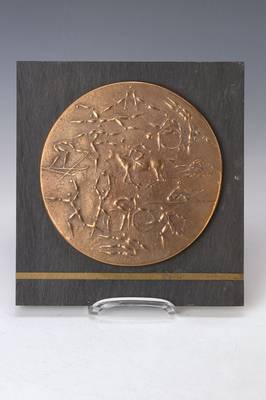 Hans Michael Kissel, geb. 1942, Medaille, Bronze auf Schieferplatte, beschriftet: Der Minister des Innern und für Sport Walter Zuber, unsigniert, D. ...